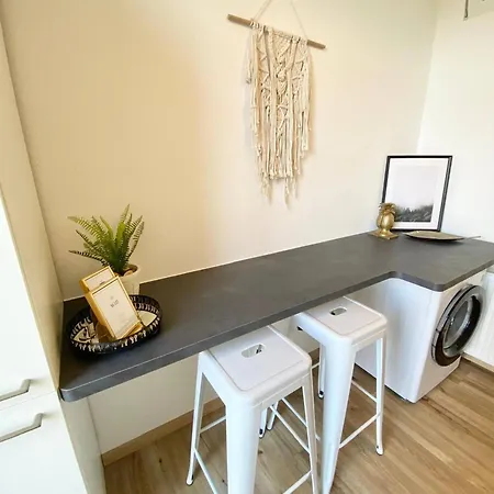 Guest house In - In