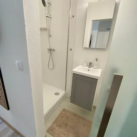 Guest house In - In *