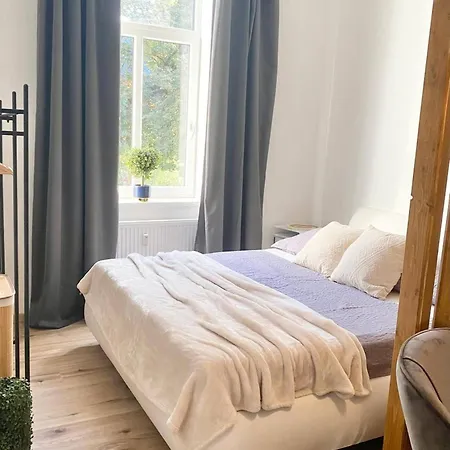 Guest house In - In